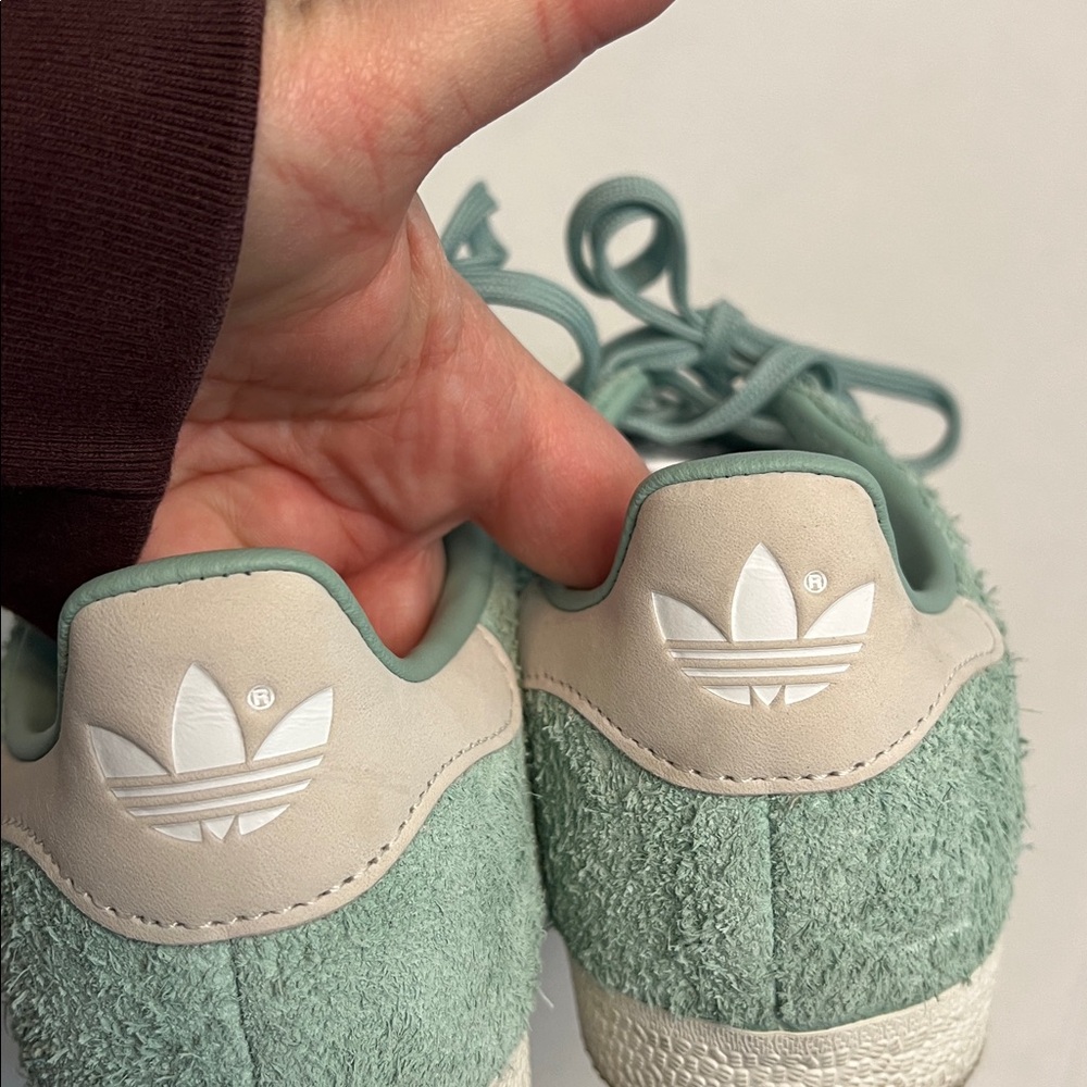 ADIDAS GAZELLE SNEAKERS HAZY GREEN WOMENS 6.5 - Picture 11 of 12